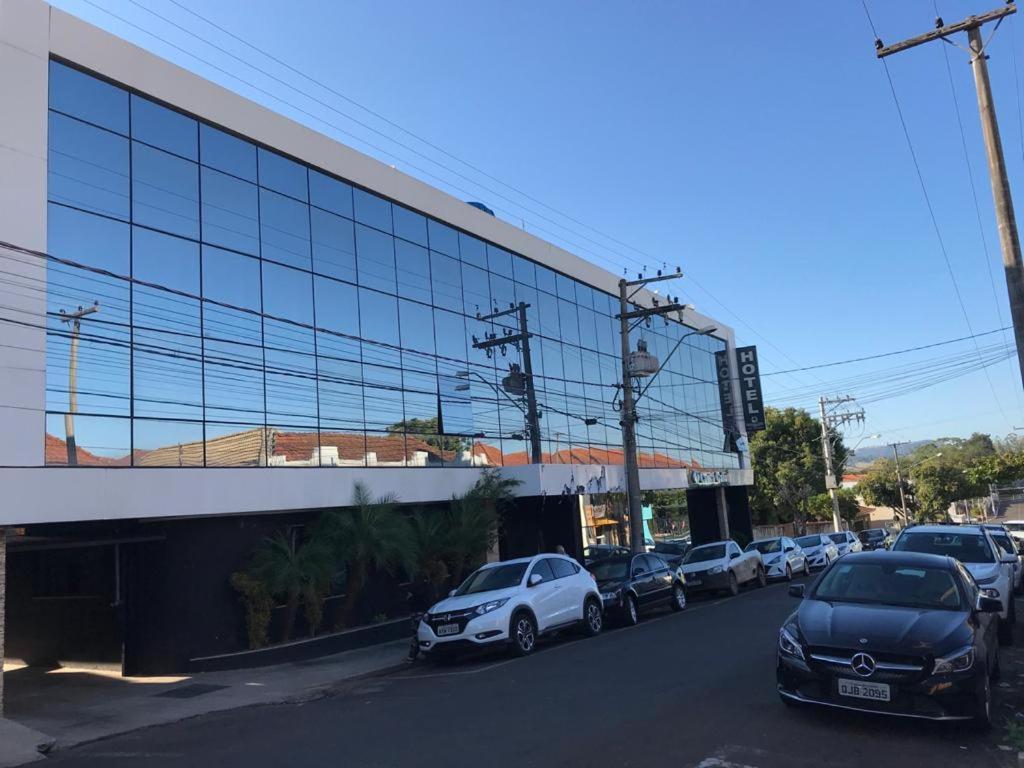 Hotel E Restaurante Canta Galo Jacarezinho エクステリア 写真